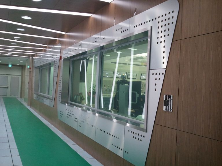 신월성 3발전소 내부(메탈펀칭판넬)